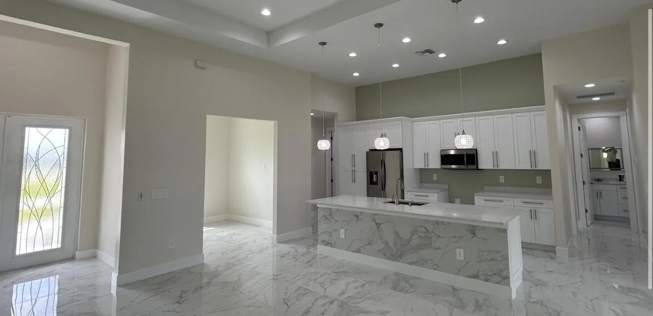 Great Room & Kitchen Finish